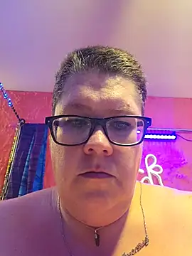 violentviolet68 online show from May 19, 2026, 11:22 pm