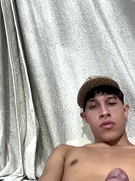 Snapshot of Adam_Loveee chatting on October 27, 2025, 1:31 am Adam Loveee online show from October 27, 2025, 1:31 am