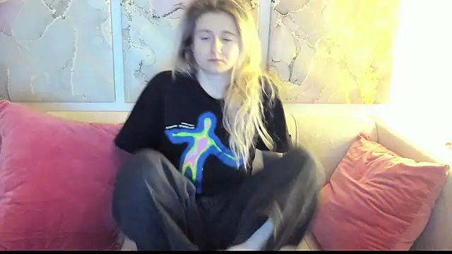 CamillaDreamer online show from March 26, 2026, 7:41 pm