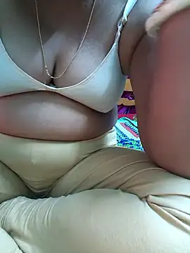 Snapshot of Desi_Lilly01 chatting on January 7, 2026, 5:37 pm Desi Lilly01 online show from January 7, 2026, 5:37 pm