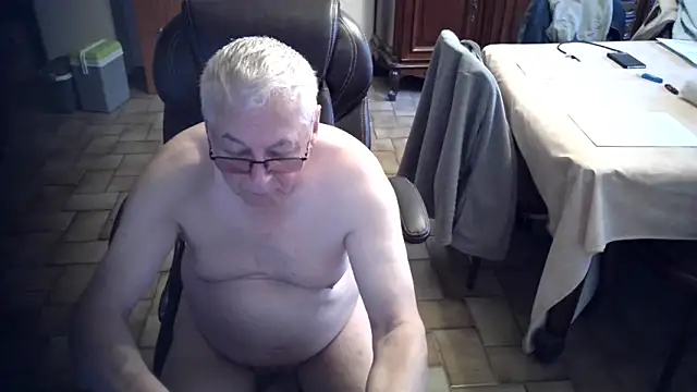 Snapshot of Alain633 chatting on October 5, 2025, 4:16 pm Alain633 online show from October 5, 2025, 4:16 pm