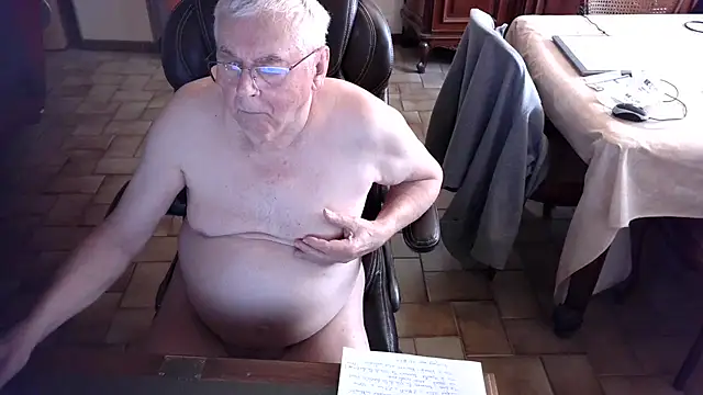 Snapshot of Alain633 chatting on March 4, 2026, 2:34 pm Alain633 online show from March 4, 2026, 2:34 pm