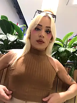 Snapshot of alexawinterrr chatting on December 2, 2025, 8:26 pm alexawinterrr online show from December 2, 2025, 8:26 pm