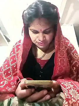 Snapshot of SHMA-77 chatting on February 9, 2026, 4:33 pm SHMA-77 online show from February 9, 2026, 4:33 pm