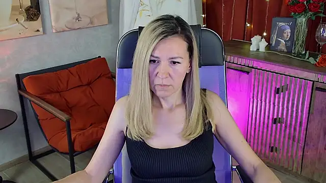 DonnaSmitth online show from May 22, 2026, 6:35 pm