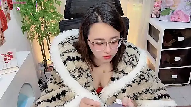 NEWONETO online show from February 12, 2026, 2:12 pm