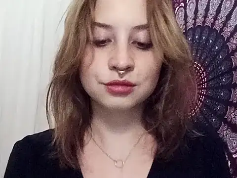 AdalynKiss online show from October 10, 2025, 6:07 pm