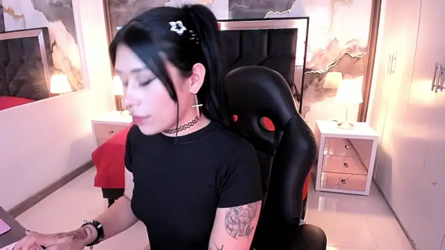 SusanVilla online show from May 20, 2026, 7:42 pm