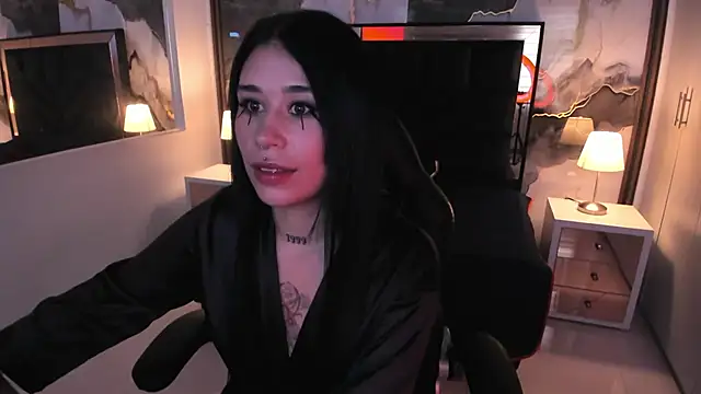 SusanVilla online show from June 1, 2026, 7:37 pm