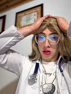 NICOLLE  12 online show from February 3, 2026, 3:15 am