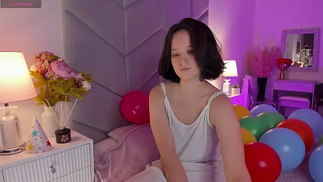 Snapshot of Violet_Ferguson chatting on October 4, 2025, 11:19 am Violet Ferguson online show from October 4, 2025, 11:19 am