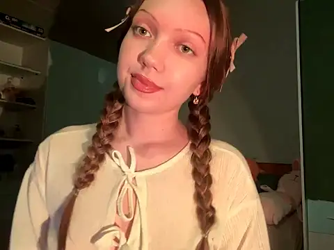 EmiIyKitty online show from October 19, 2025, 7:47 pm