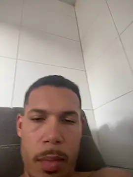 Snapshot of MCLZK chatting on February 9, 2026, 7:51 pm MCLZK online show from February 9, 2026, 7:51 pm