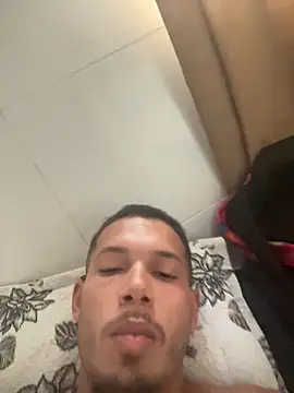 Snapshot of MCLZK chatting on February 11, 2026, 6:46 pm MCLZK online show from February 11, 2026, 6:46 pm