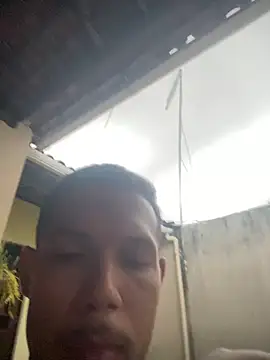 Snapshot of MCLZK chatting on February 13, 2026, 8:27 pm MCLZK online show from February 13, 2026, 8:27 pm