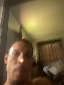 Snapshot of MCLZK chatting on March 4, 2026, 6:47 pm MCLZK online show from March 4, 2026, 6:47 pm