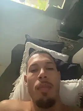 Snapshot of MCLZK chatting on April 8, 2026, 7:58 pm MCLZK online show from April 8, 2026, 7:58 pm