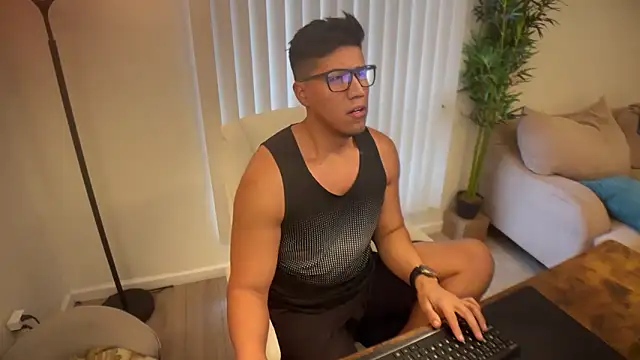 austinfxxx online show from October 9, 2025, 7:12 pm