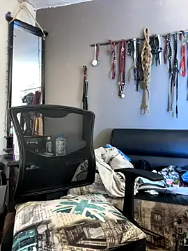 MadamLeRouge online show from December 4, 2025, 2:15 pm