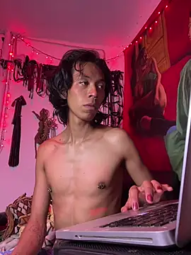 MadamLeRouge online show from March 22, 2026, 10:35 pm