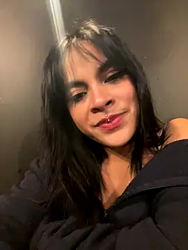 Snapshot of Veeronica_ chatting on September 30, 2025, 12:48 am Veeronica online show from September 30, 2025, 12:48 am