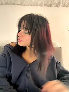 Snapshot of Veeronica_ chatting on October 3, 2025, 8:39 pm Veeronica online show from October 3, 2025, 8:39 pm