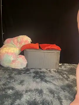 SaraNoir80 online show from February 3, 2026, 12:53 am