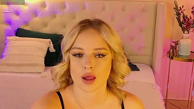 Snapshot of EllyLinn chatting on January 17, 2026, 5:05 pm EllyLinn online show from January 17, 2026, 5:05 pm