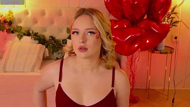 Snapshot of EllyLinn chatting on February 14, 2026, 5:10 pm EllyLinn online show from February 14, 2026, 5:10 pm