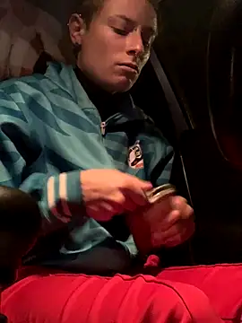 Snapshot of GoldenPussy1329 chatting on October 25, 2025, 6:35 pm GoldenPussy1329 online show from October 25, 2025, 6:35 pm