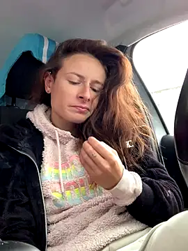 Snapshot of GoldenPussy1329 chatting on October 27, 2025, 9:13 am GoldenPussy1329 online show from October 27, 2025, 9:13 am