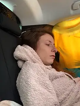 Snapshot of GoldenPussy1329 chatting on November 20, 2025, 11:43 am GoldenPussy1329 online show from November 20, 2025, 11:43 am