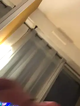 Snapshot of GoldenPussy1329 chatting on November 30, 2025, 6:23 pm GoldenPussy1329 online show from November 30, 2025, 6:23 pm