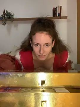 Snapshot of GoldenPussy1329 chatting on December 3, 2025, 7:12 pm GoldenPussy1329 online show from December 3, 2025, 7:12 pm