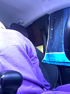 Snapshot of GoldenPussy1329 chatting on December 14, 2025, 2:00 pm GoldenPussy1329 online show from December 14, 2025, 2:00 pm