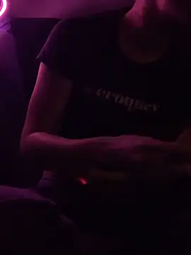 Snapshot of GoldenPussy1329 chatting on December 16, 2025, 10:26 pm GoldenPussy1329 online show from December 16, 2025, 10:26 pm