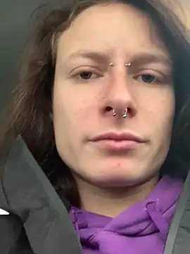 Snapshot of GoldenPussy1329 chatting on December 21, 2025, 11:39 am GoldenPussy1329 online show from December 21, 2025, 11:39 am