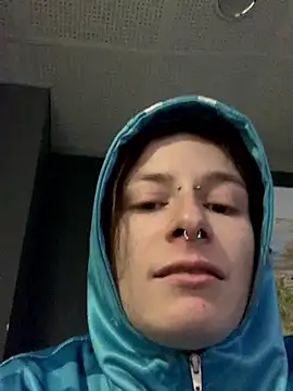 Snapshot of GoldenPussy1329 chatting on January 9, 2026, 1:08 am GoldenPussy1329 online show from January 9, 2026, 1:08 am