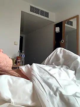 Snapshot of GoldenPussy1329 chatting on January 9, 2026, 1:14 pm GoldenPussy1329 online show from January 9, 2026, 1:14 pm