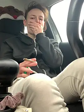 Snapshot of GoldenPussy1329 chatting on January 17, 2026, 3:06 pm GoldenPussy1329 online show from January 17, 2026, 3:06 pm