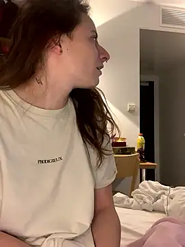 Snapshot of GoldenPussy1329 chatting on February 8, 2026, 7:39 pm GoldenPussy1329 online show from February 8, 2026, 7:39 pm