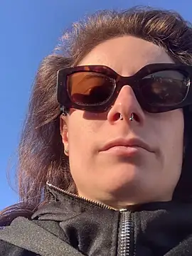 Snapshot of GoldenPussy1329 chatting on March 1, 2026, 4:42 pm GoldenPussy1329 online show from March 1, 2026, 4:42 pm