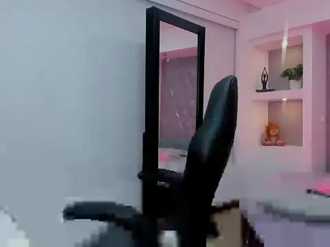 Maya Rivers online show from October 10, 2025, 4:22 am