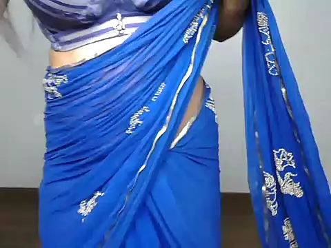 mooonlightbaby online show from March 5, 2026, 4:03 pm