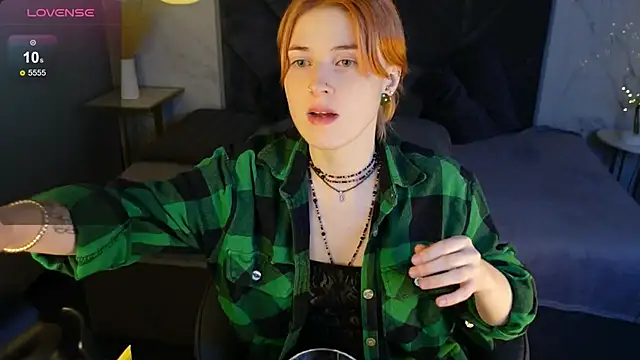 Freirenee online show from November 21, 2025, 2:05 pm