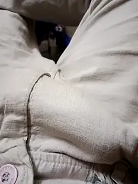 Snapshot of Onlysingles chatting on October 5, 2025, 6:39 pm Onlysingles online show from October 5, 2025, 6:39 pm