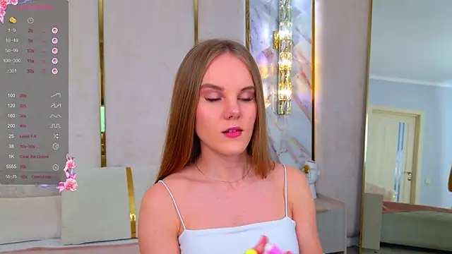 Lili Lohan online show from October 17, 2025, 5:04 pm