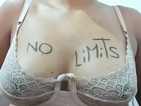 Valentinahot7 online show from November 23, 2025, 12:27 pm