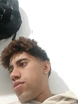 Snapshot of The_boy_good chatting on April 2, 2026, 9:34 pm The boy good online show from April 2, 2026, 9:34 pm