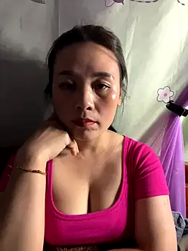 Snapshot of Suna-ny chatting on December 14, 2025, 12:32 pm Suna-ny online show from December 14, 2025, 12:32 pm